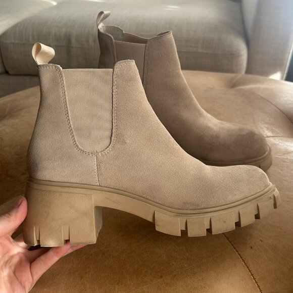 Steve Madden Howler Suede Chelsea Boots Lug Sole Block Heel Size 8M - Picture 4 of 9